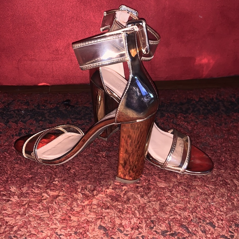 Light pink heels size 6 - Picture 2 of 3